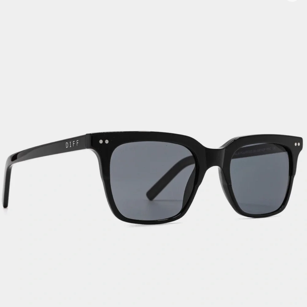 DIFF EYEWEAR Billie Polarized Sunglasses Unisex 53 mm Black Acetate 100% UVA/UVB